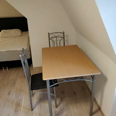 Ferienhaus Waldschwimmbad ألتيناو