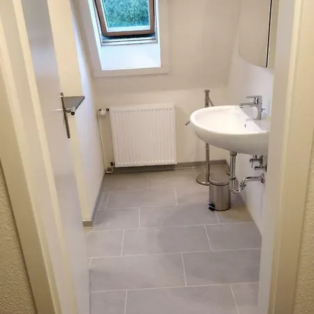 Ferienhaus Waldschwimmbad بيت للعطل *